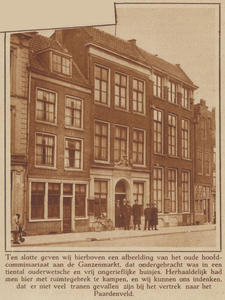 99315 Gezicht op de voorgevel van het oude Hoofdbureau van Politie (Ganzenmarkt 13) te Utrecht.
